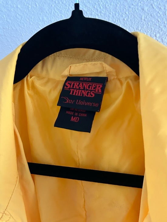 Stranger Things Yellow Jacket - Picture 3 of 5